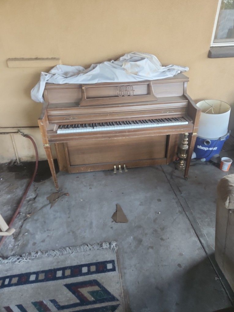 Piano - For Repair Or Parts