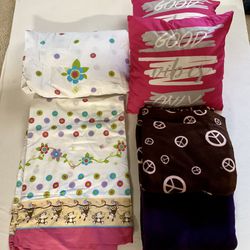 Girls Twin Sheet Set & Pillows
