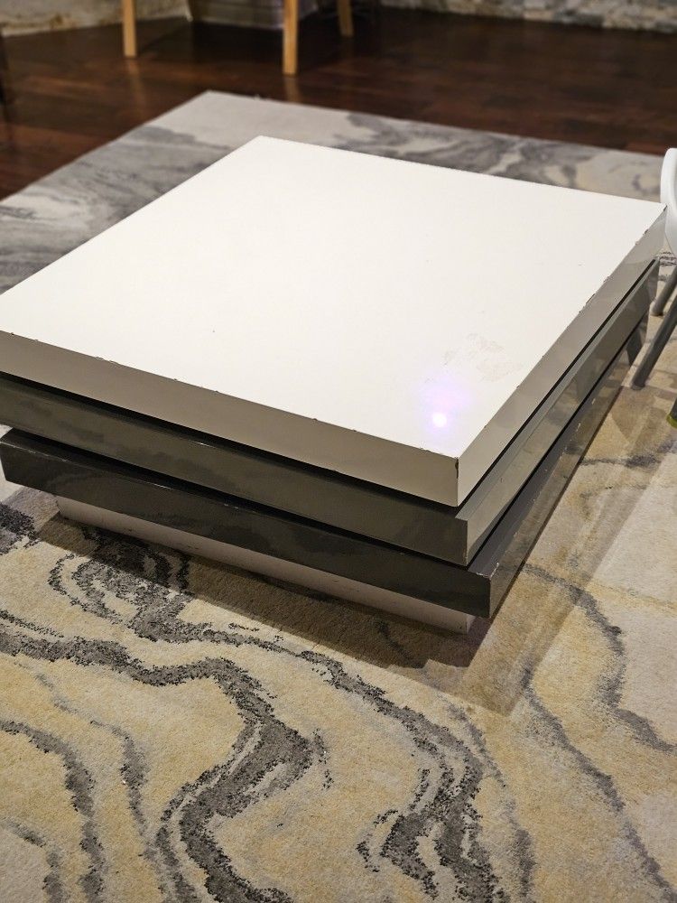 FREE Living Room Coffee Tables 