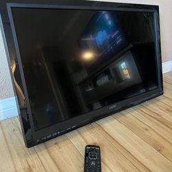 Vizio 32” TV (no stand)