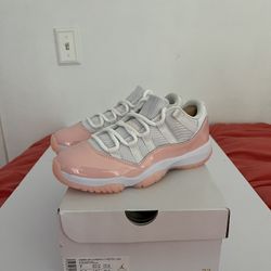 WMNS Jordan 11 Retro “Legend Pink” (Size: 7w/5.5y)