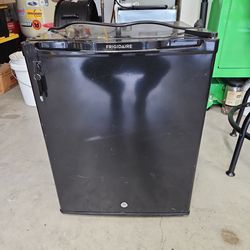 Mini fridge and freezer