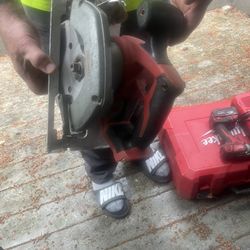 Milwaukee Circular Saw