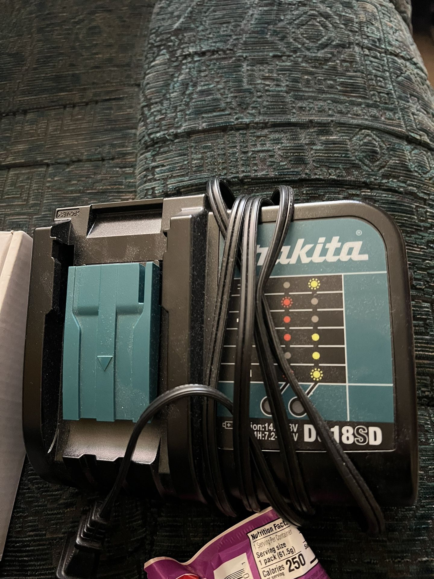 Thakita Drill Battery Charger