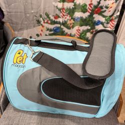 Pet carrier for cats or dogs.