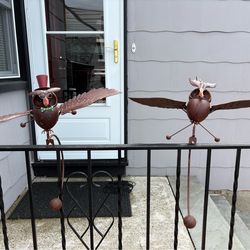 2 Kinetic Wing Flapping Metal Brown Owls Yard Sculptures Wings Rock and Flap in the Breeze