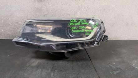 2016-2017-2018 CHEVROLET CAMARO SS LEFT HEADLIGHT OEM USED #10125