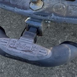 Bully LED Hitch Step