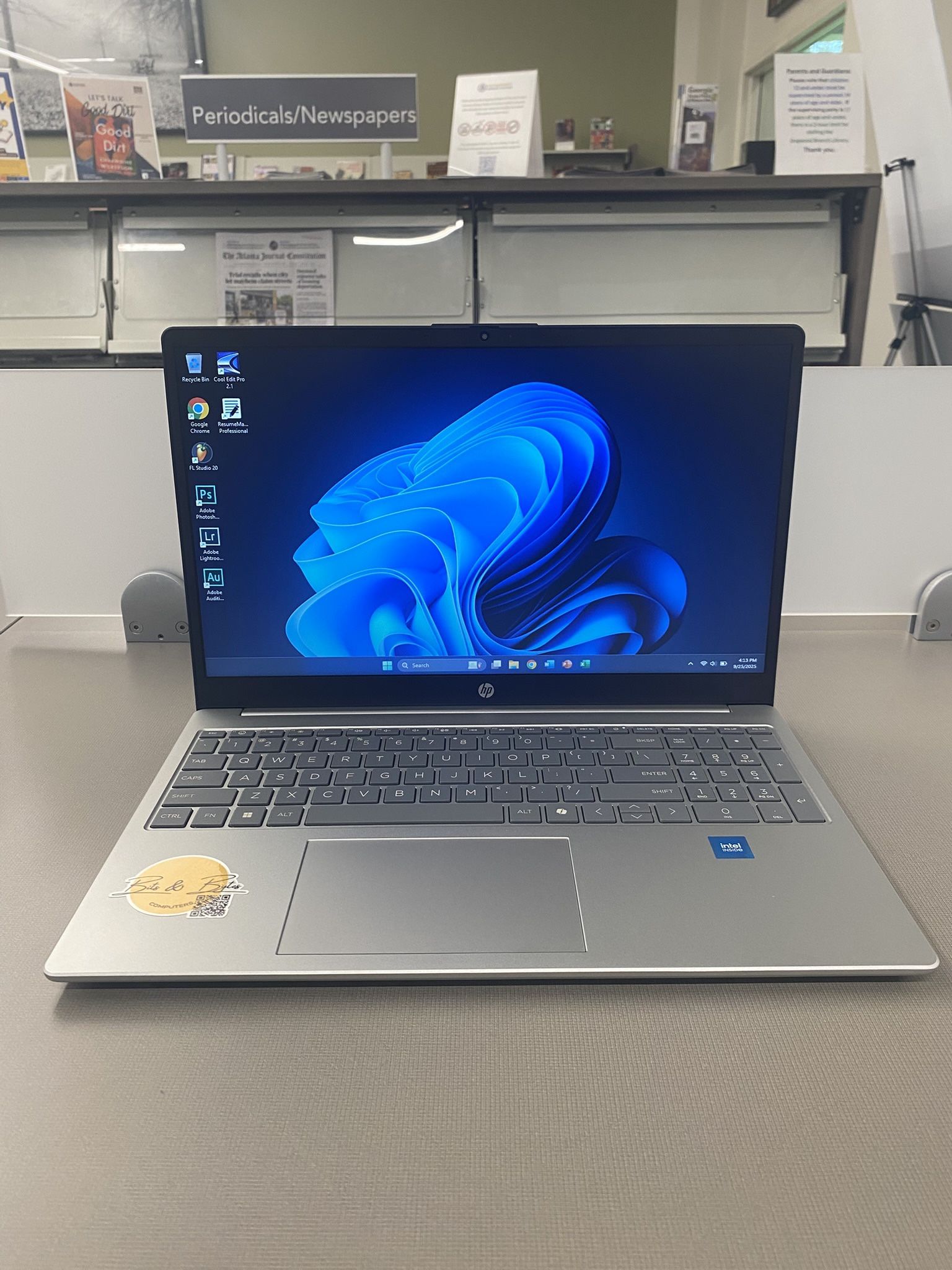 HP Laptop 💻 w/Extras