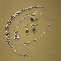 Green Chrome Diopside Jewelry Set Necklace Earrings Bracelet Ring