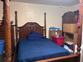 Dark Wood Four-Poster Bedroom Set