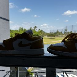 Like New , Jordan 1  /size 4.5 Y