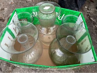 8 Vases
