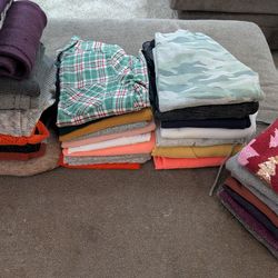 Women's Various Sweater Bundle Size S/M - 34 pieces!