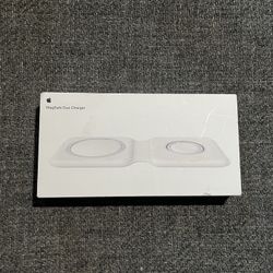 Apple MagSafe Dual Wireless Charger 