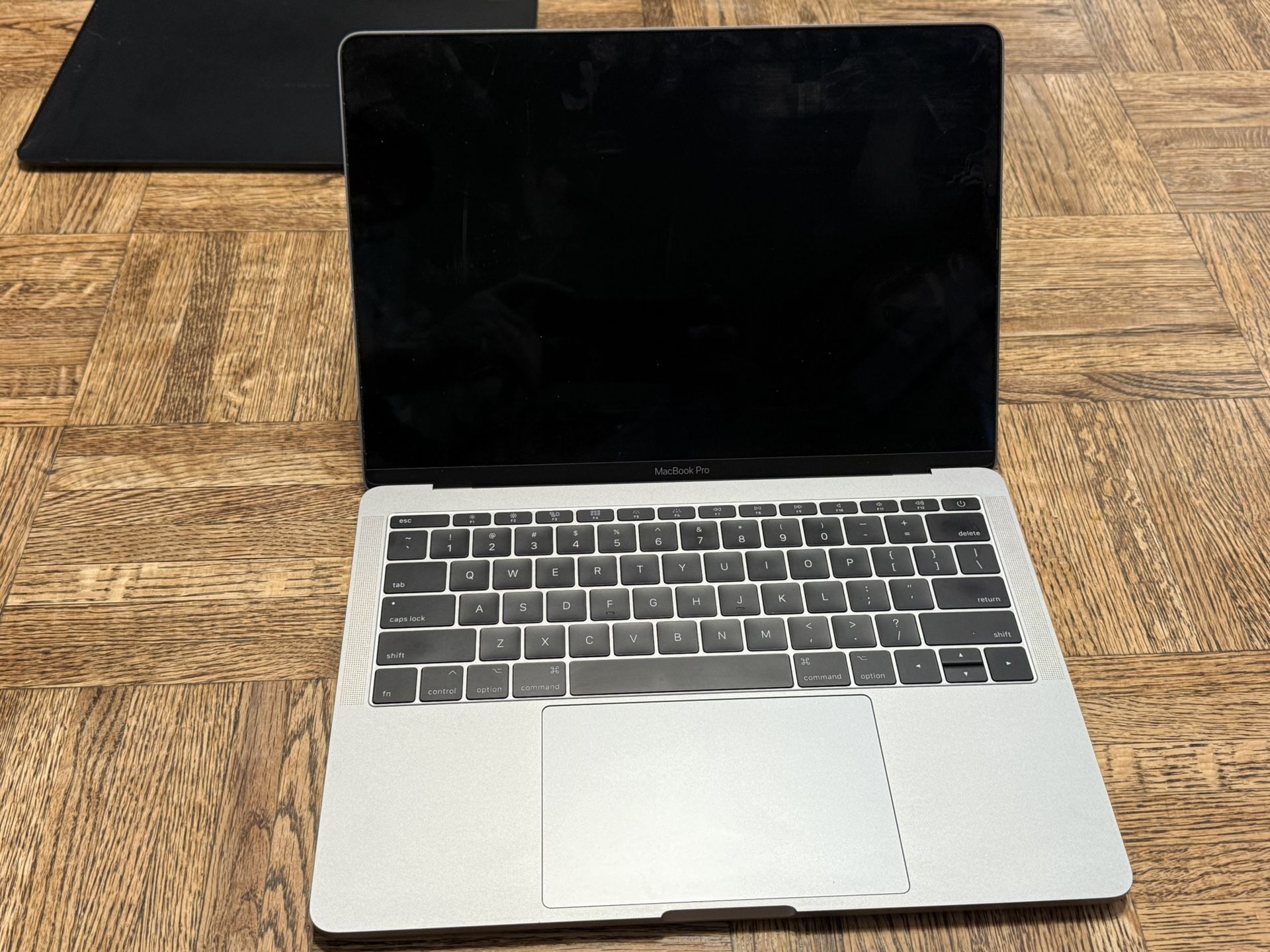 13” Apple MacBook Pro
