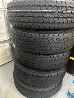 Like new 5 18 tires