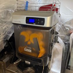 Zumex Versatile Pro orange juicer
