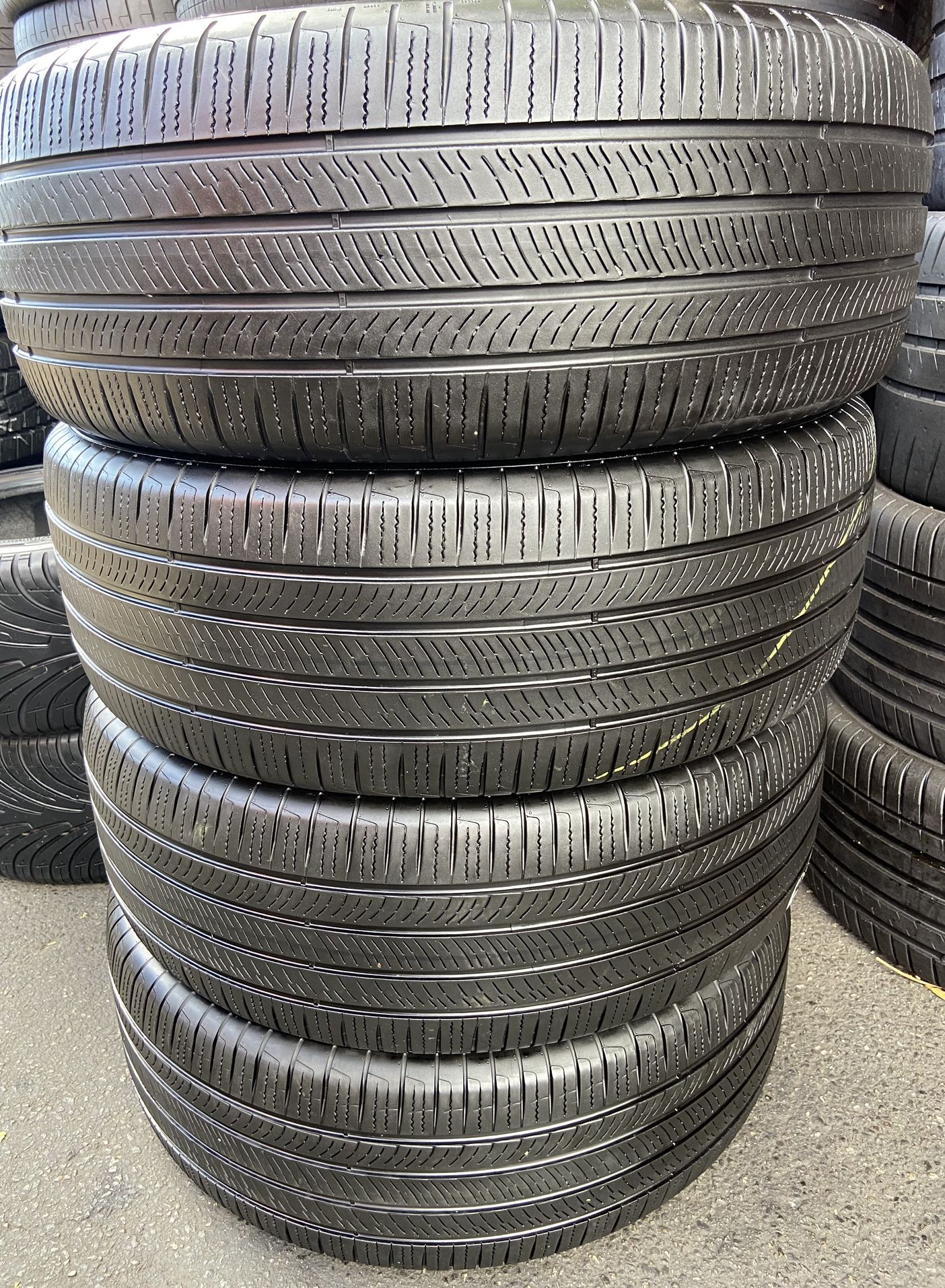 4 Llantas Usadas Pirelli Scorpion 275/50/22 $250 Las 4