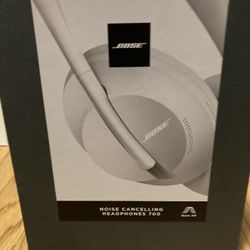 Bose Noise Cancelling Headphones 700