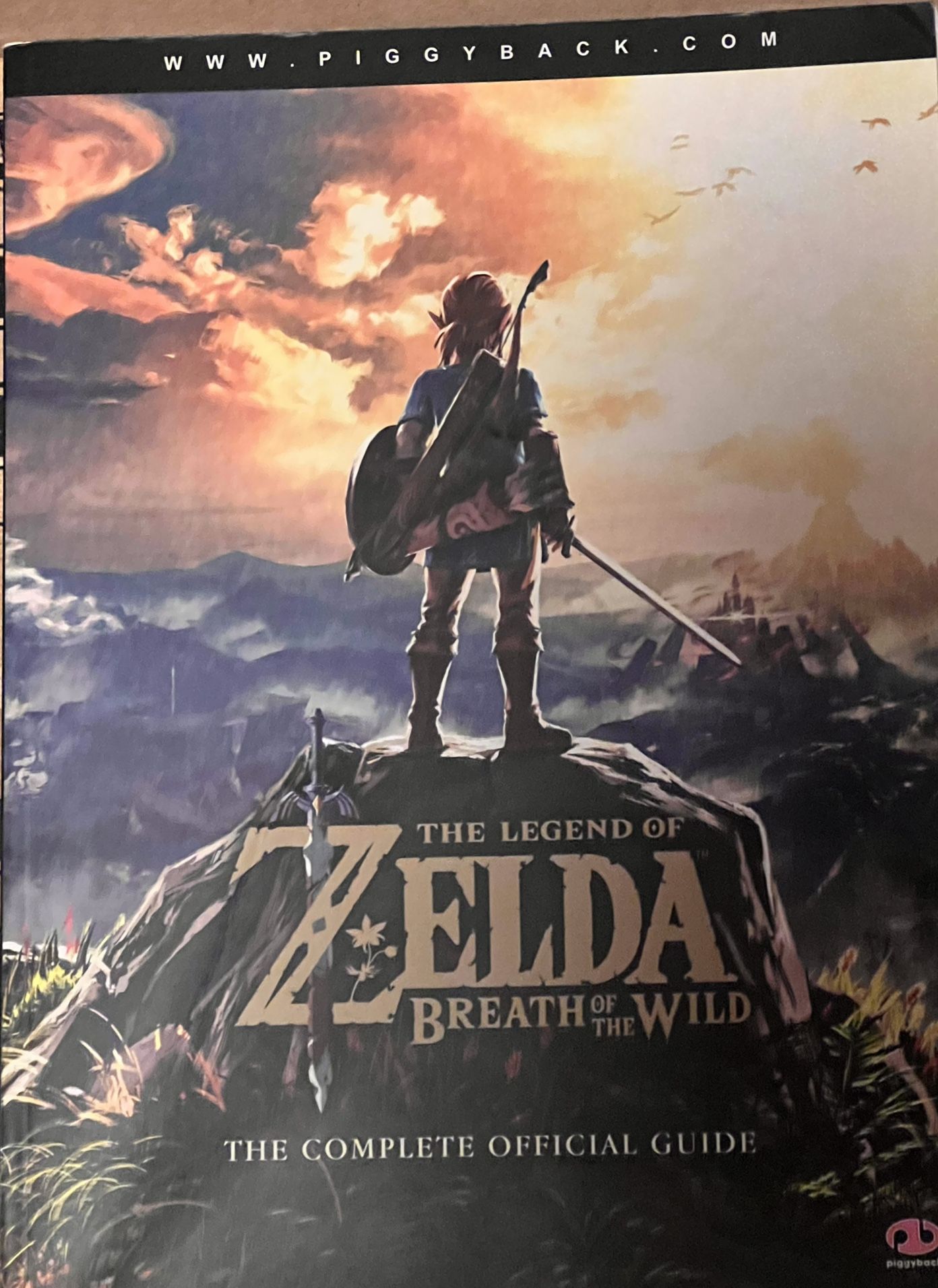 The Legend of Zelda: Breath Of The Wild - The Complete Official Guide Book