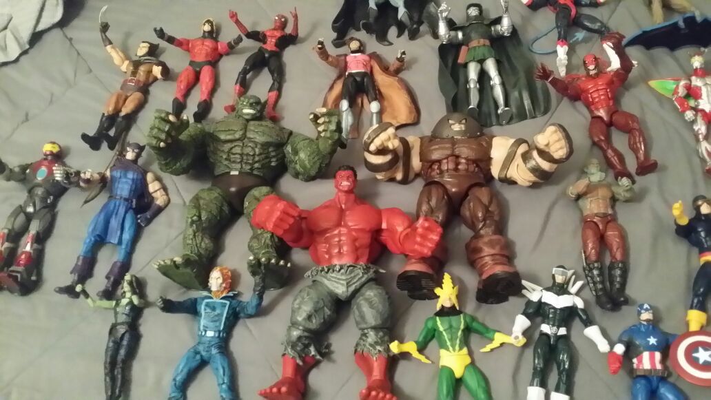 Lots of 26 Marvel action figures also have Falcon predator not pictured selling as a group I will not separate figures