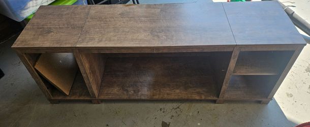 TV STAND USED