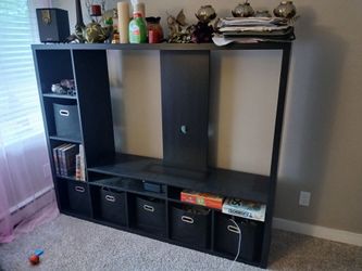 Entertainment center