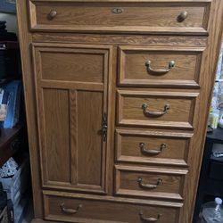 Stanley  Oak Gentleman’s Chest  