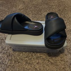 Nike Jordan Slides-black-Size 8