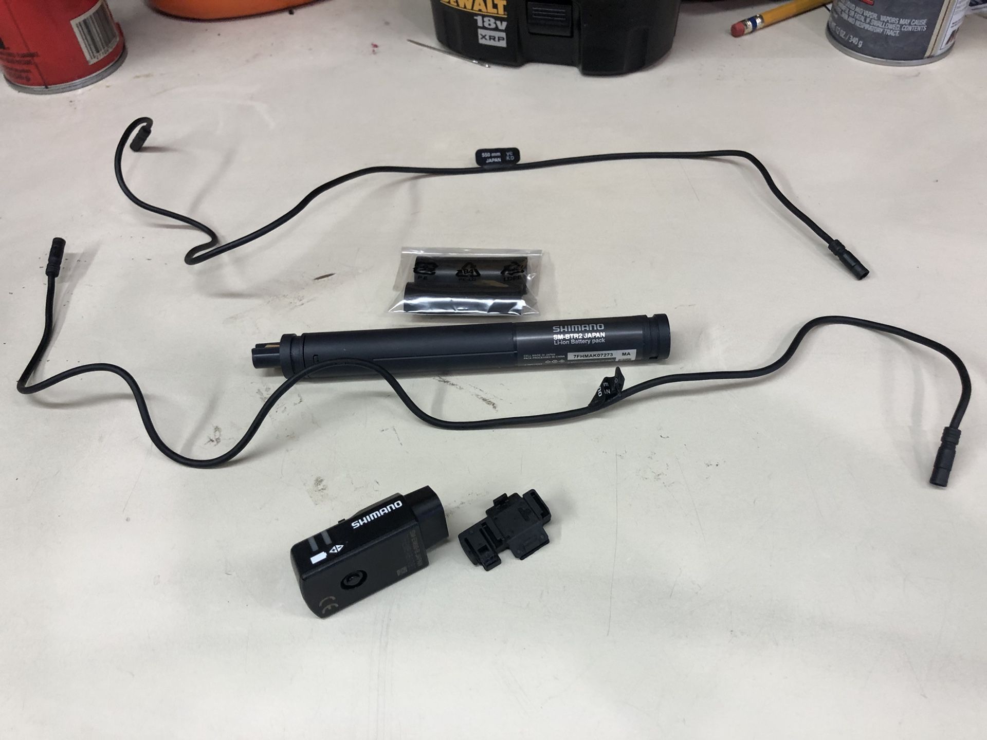 Shimano Di2 battery. Wires and 5 port Junction box