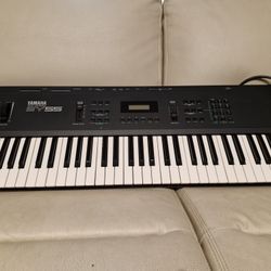 Yamaha SY55 Vintage Synthesizer – Great Condition – Fully Functional