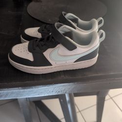 Size 2 Nike Shoes
