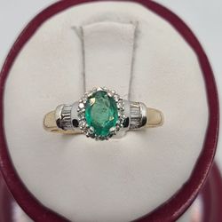14k Gold Diamond And Emerald Ring