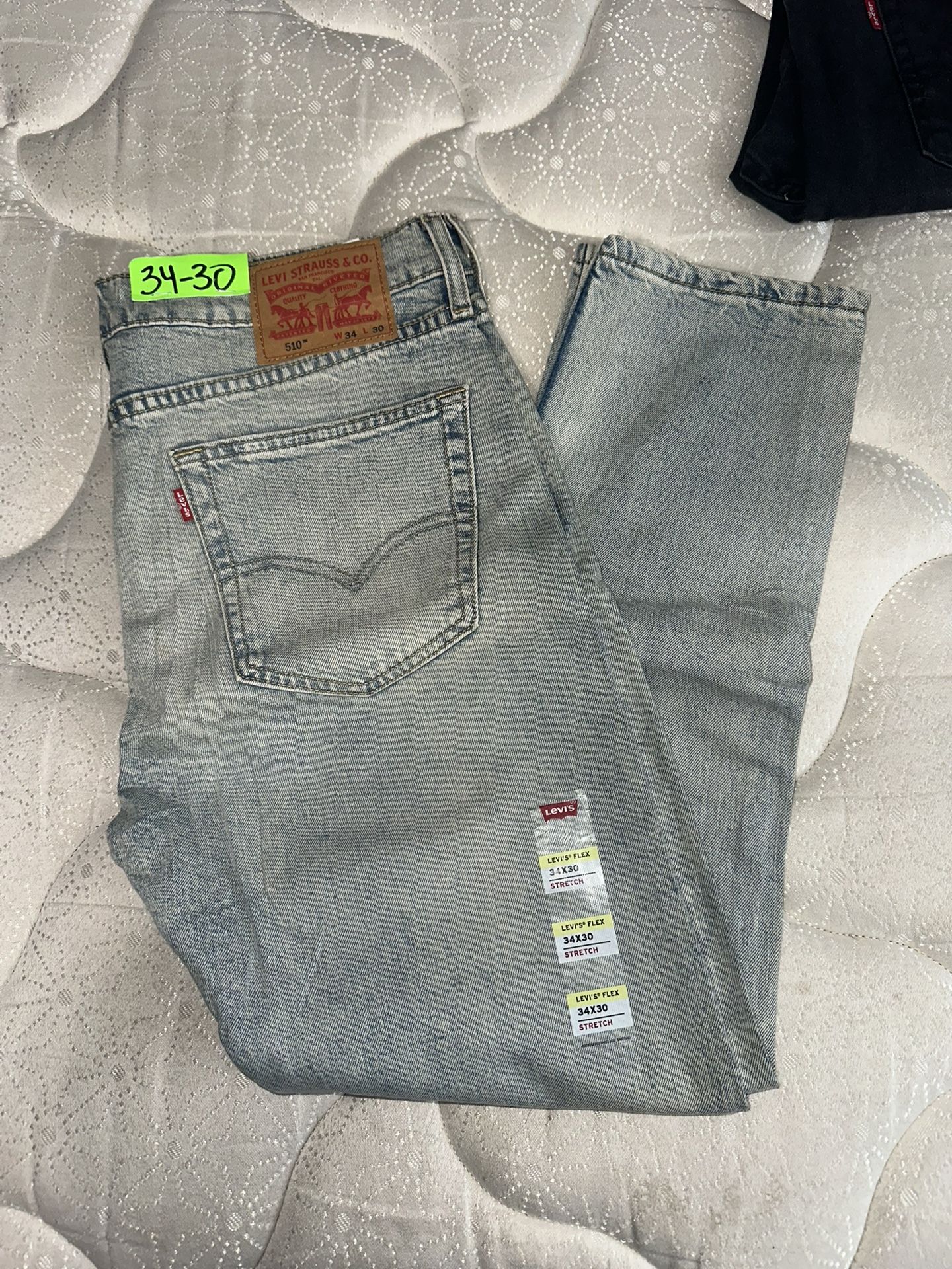 Men’s Levy’s 34x30 No Rips