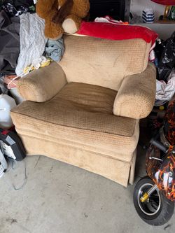Nice, clean comfortable chair