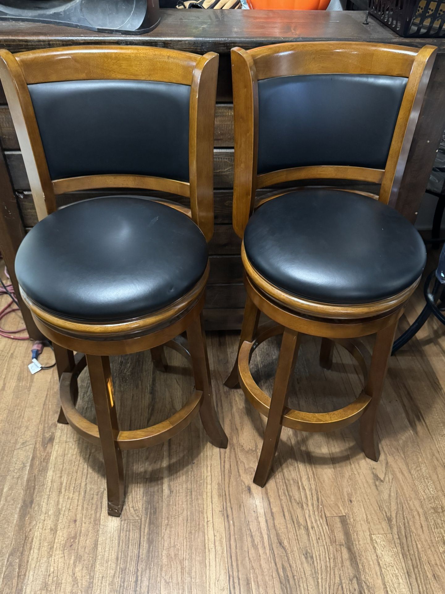 2 Swivel Bar Stool 