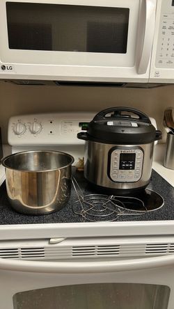 Instant Pot Electric Pressure Cooker with Accessories