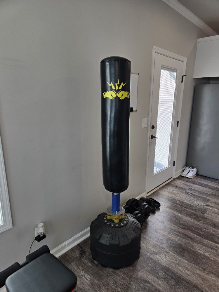 Standing Fight Bag With Sqnd Filled Base
