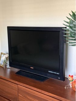 Vizio tv with Roku