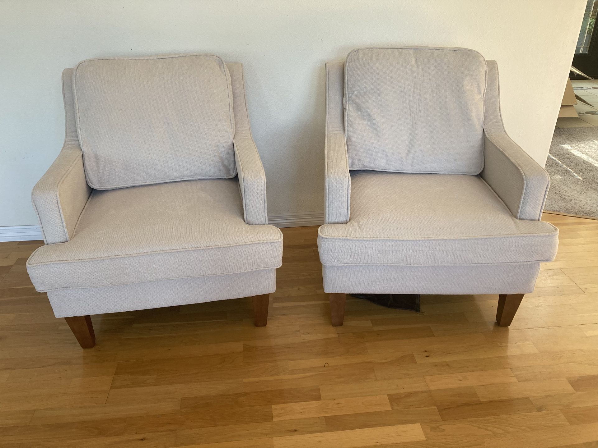 Chair,good condition,2 For 320