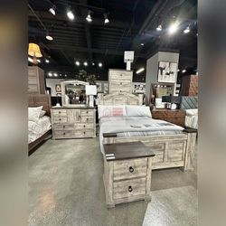King & Queen 4pc Bed Room set 