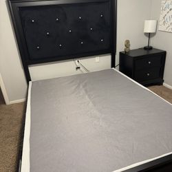 Queen Black Bedroom Set