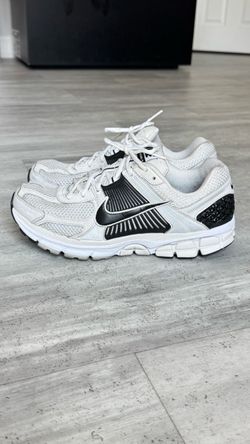 Nike vomero 5, size 9 m / 10.5w