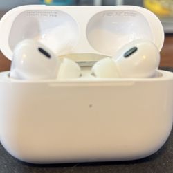 Apple AirPods Pro2 MagSafe Charging Case