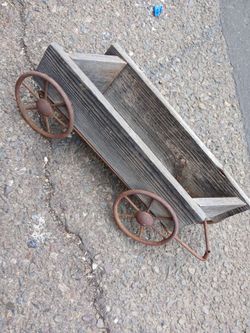 Wagon Wheel Planter
