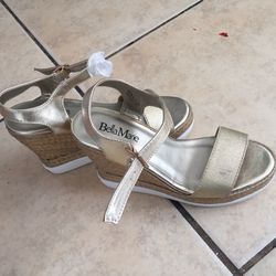 NWT size 8 wedges