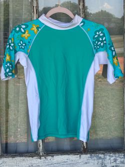 Tuga Girls 11/12 Green Floral Rash Guard Swim Top