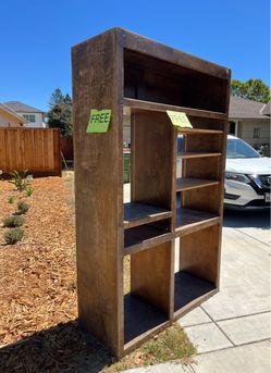Tall, sturdy bookcase - FREE