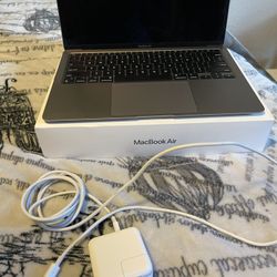 Mac Book Air 13.5